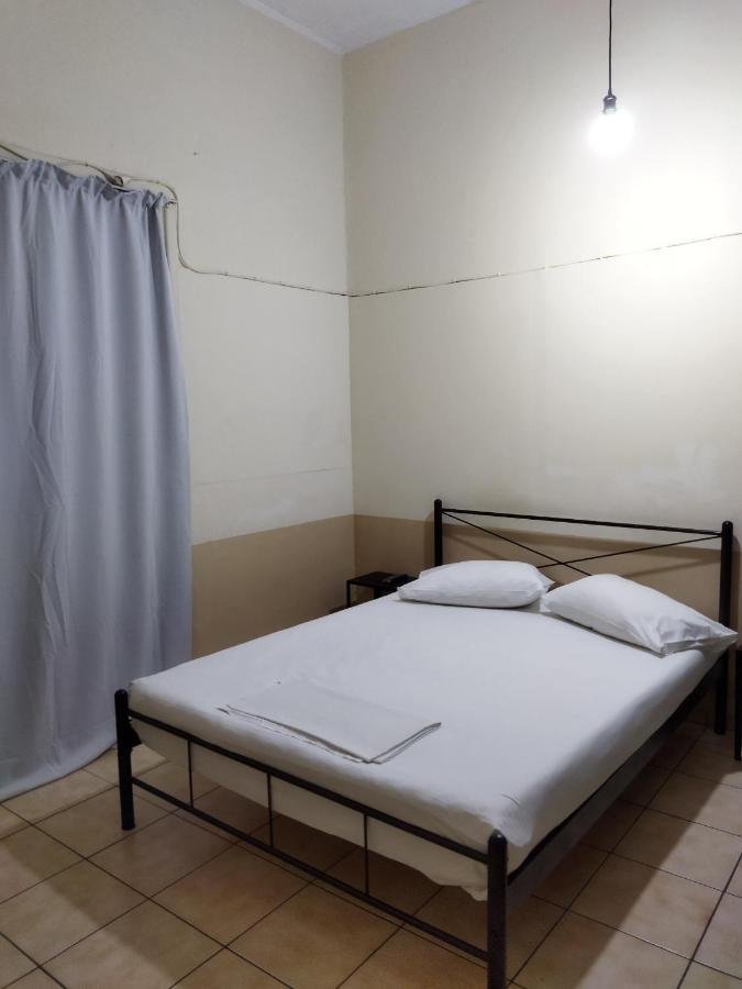 San Remo Hostel Athens Exterior photo