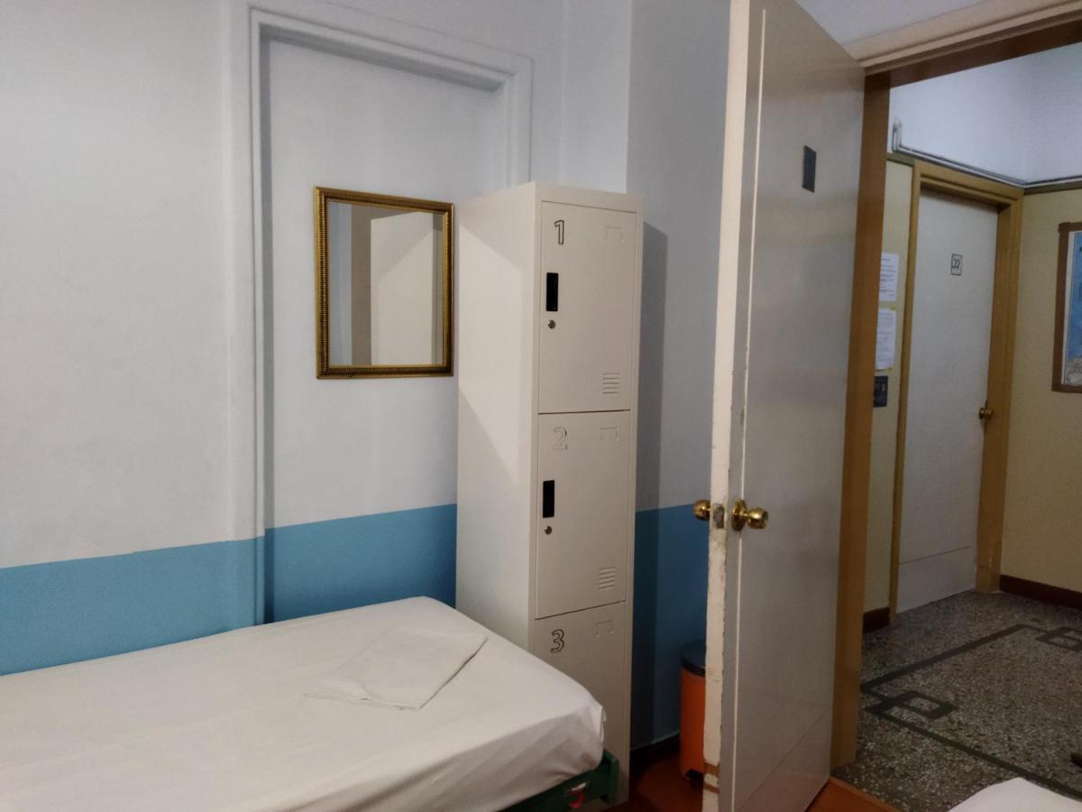 San Remo Hostel Athens Exterior photo