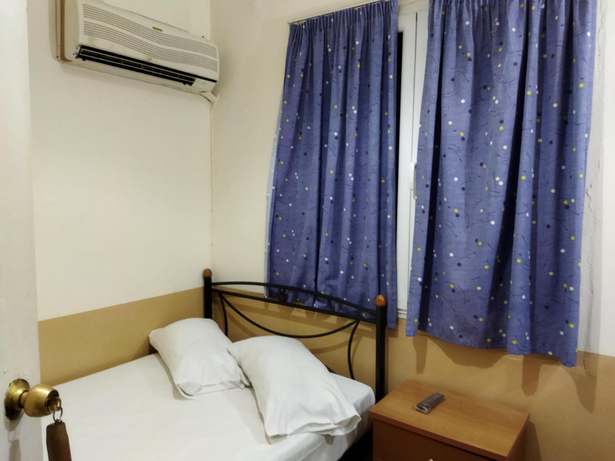 San Remo Hostel Athens Exterior photo