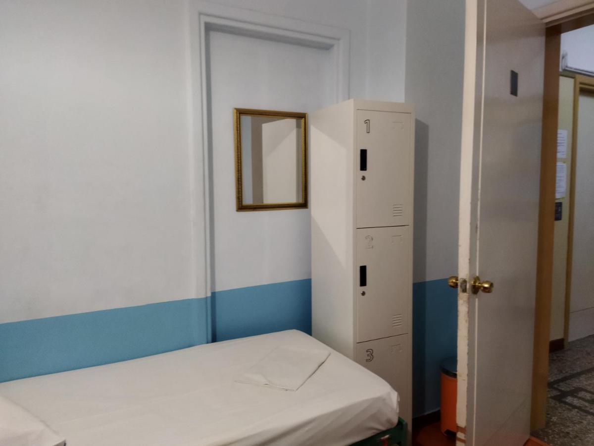 San Remo Hostel Athens Exterior photo
